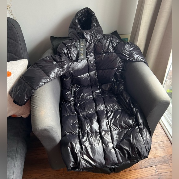 Women's Black Puffer Coat - Picture 11 of 14